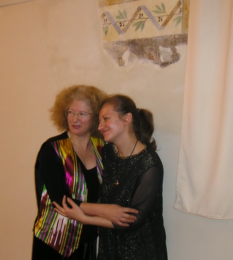 Elizabeth Wilson and Polina Medyulyanova after the concert in ..., Italy 2004
